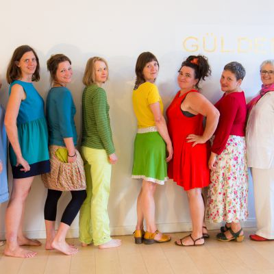 Rea Schoen mit den Frauen v. ErzählWerk Potsdam, Atelier Gülden